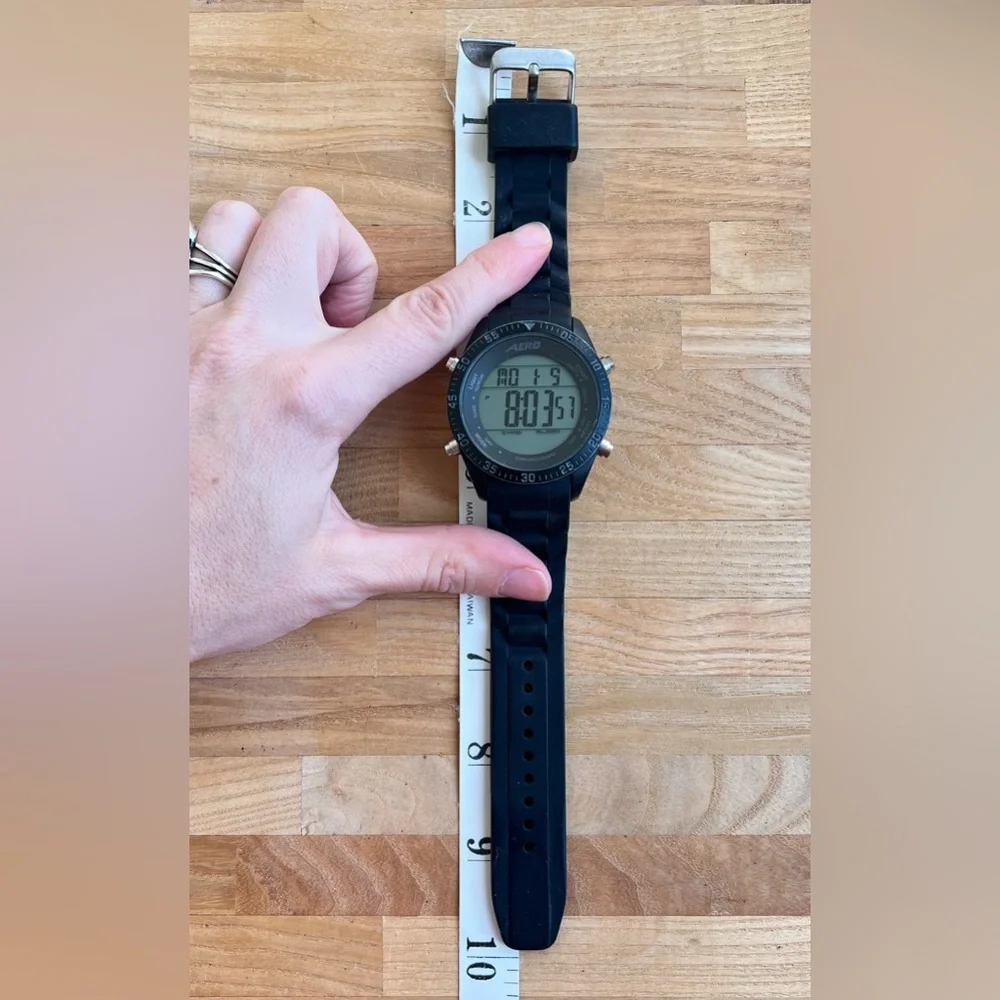 Aero men’s black digital sports watch NEW BATTERY